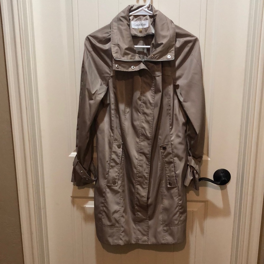 Calvin Klein rain coat XS  hits at knee (I am 5’5”)
